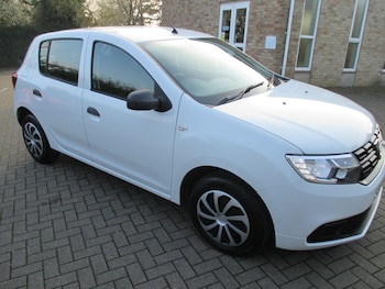 Used Dacia Sandero 2018 for sale - 77769123: Photo