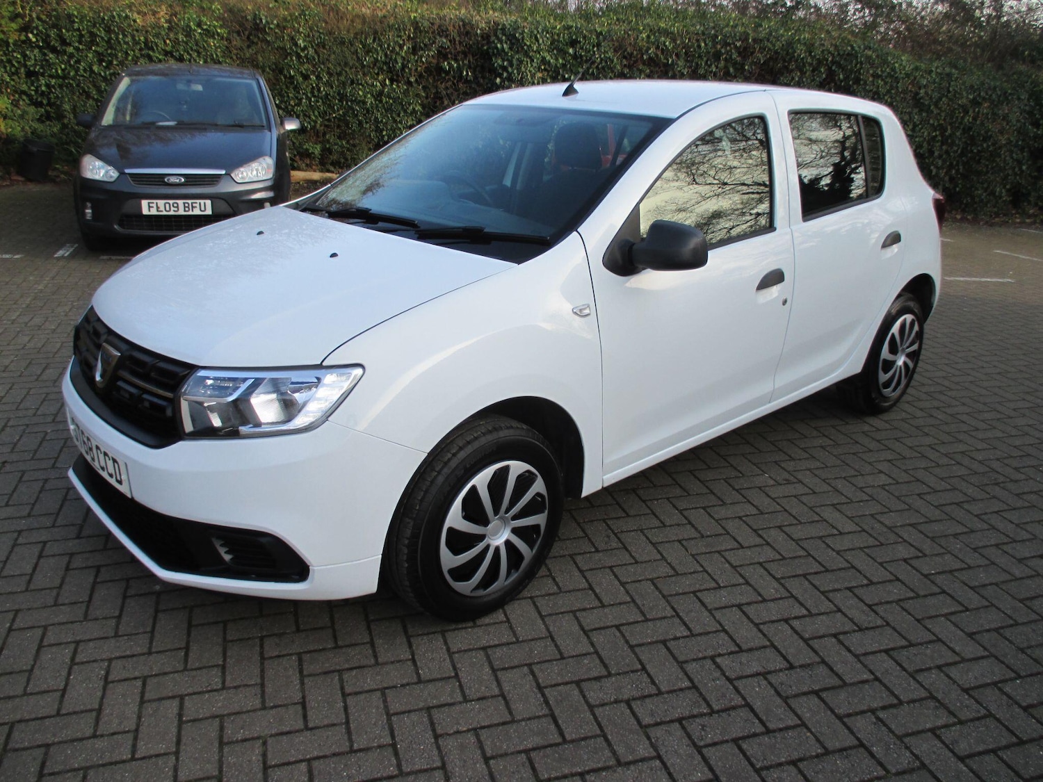 Used Dacia Sandero 2018 for sale - 77769123: Photo 2