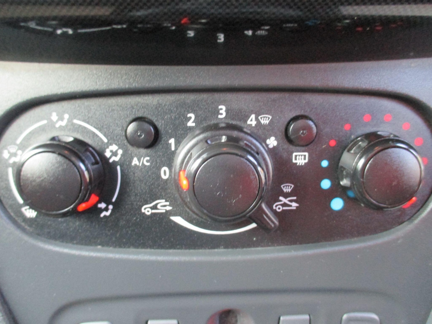 Used Dacia Sandero 2018 for sale - 77769123: Photo 21