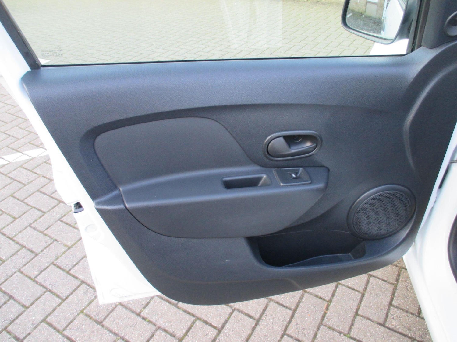 Used Dacia Sandero 2018 for sale - 77769123: Photo 43