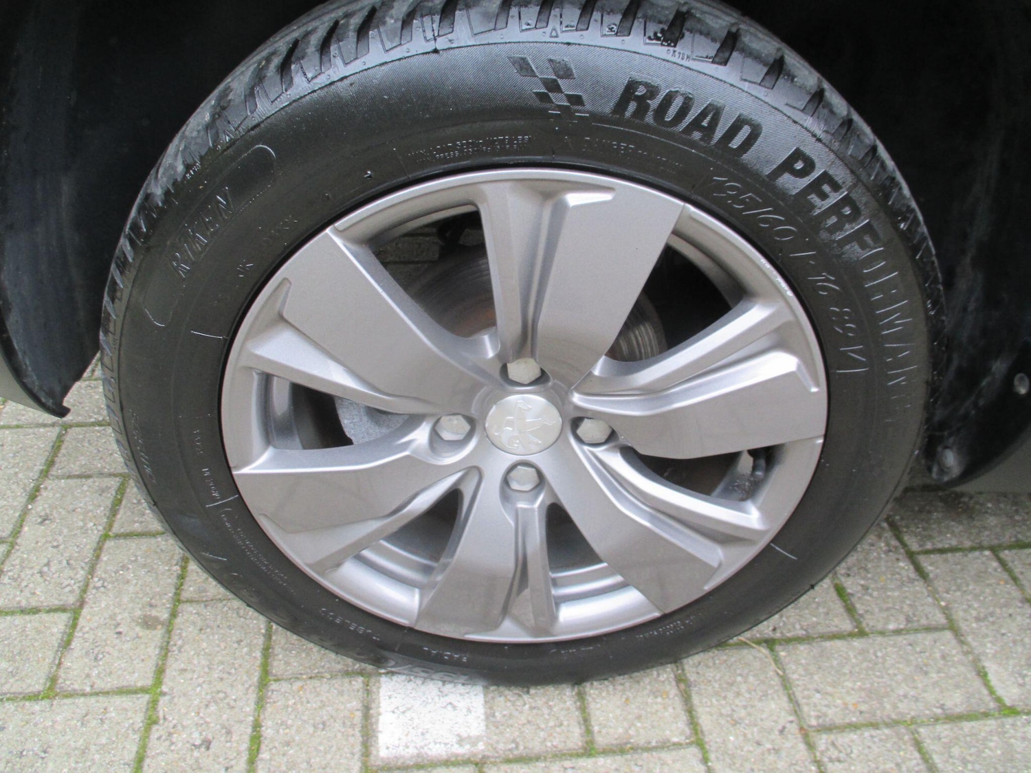 Used Peugeot 2008 2018 for sale - 76399290: Photo 13