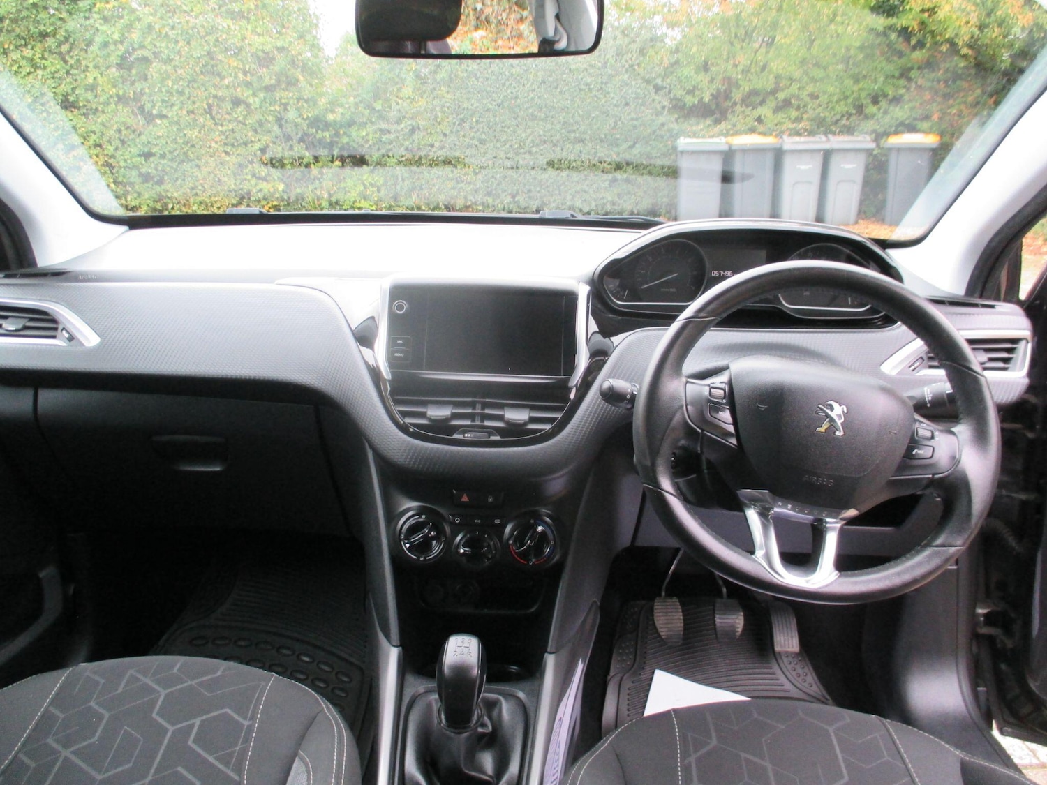 Used Peugeot 2008 2018 for sale - 76399290: Photo 15