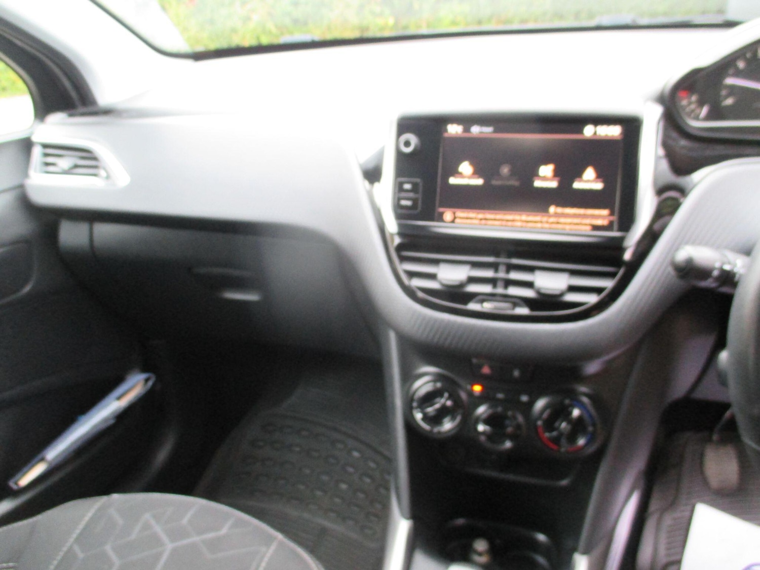 Used Peugeot 2008 2018 for sale - 76399290: Photo 16