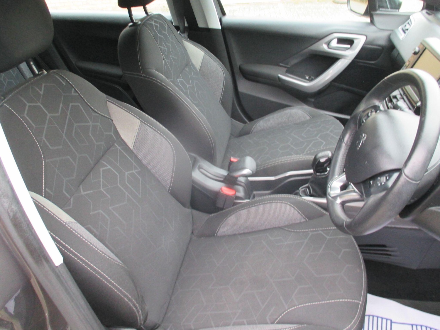 Used Peugeot 2008 2018 for sale - 76399290: Photo 24