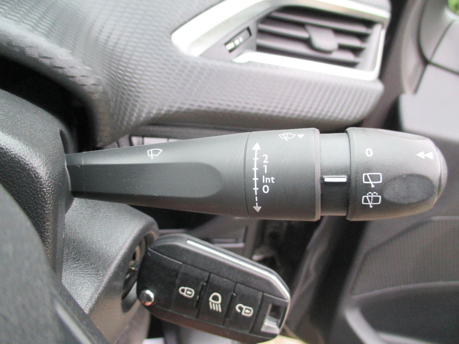 Used Peugeot 2008 2018 for sale - 76399290: Photo 33