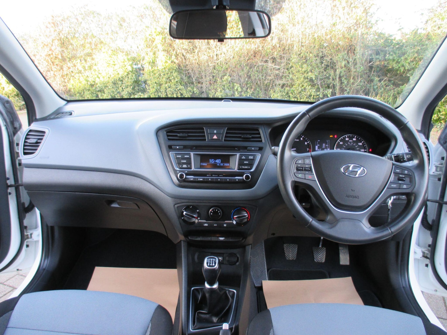 Used Hyundai i20 2017 for sale - 77892144: Photo 14