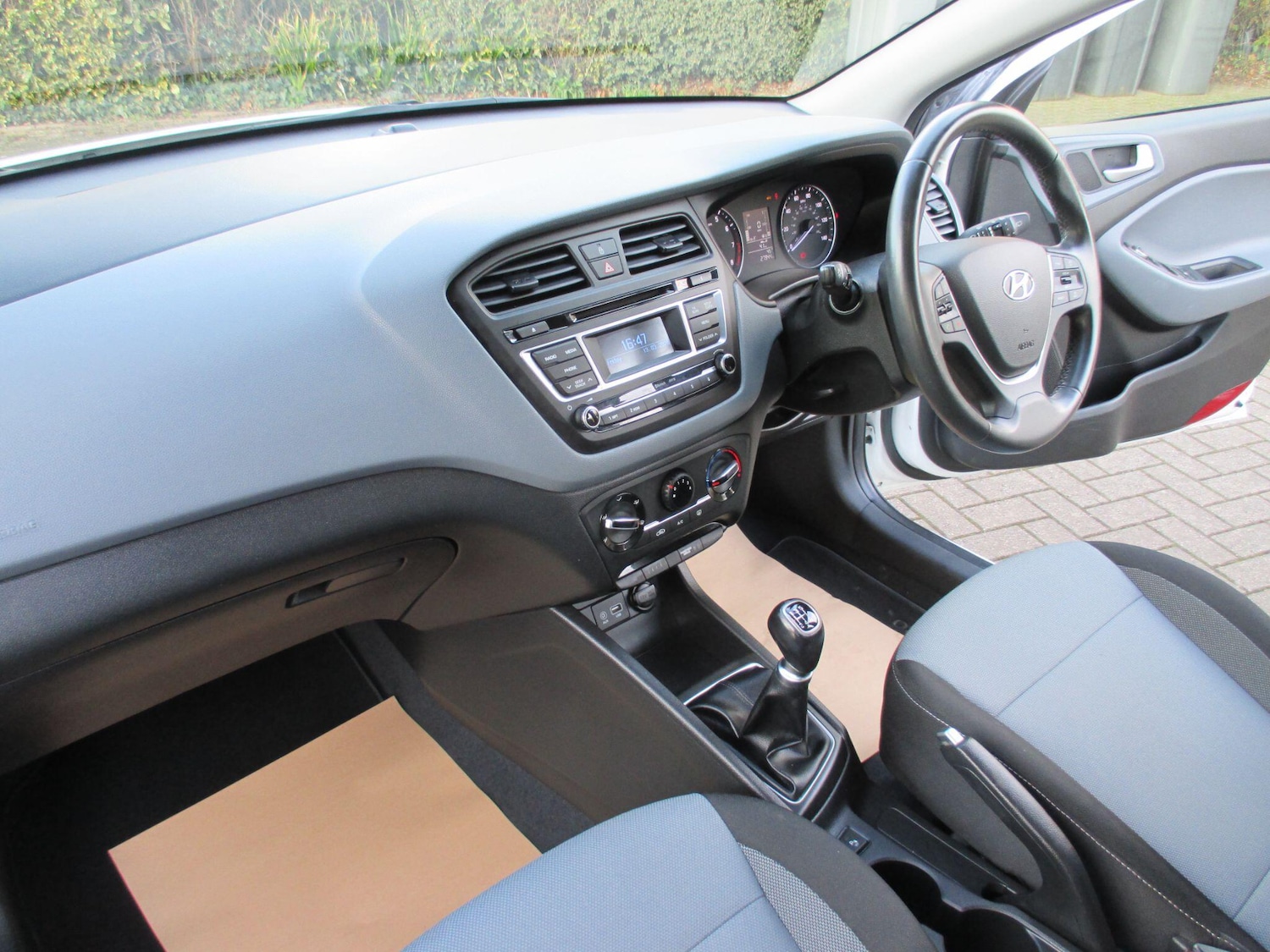 Used Hyundai i20 2017 for sale - 77892144: Photo 15