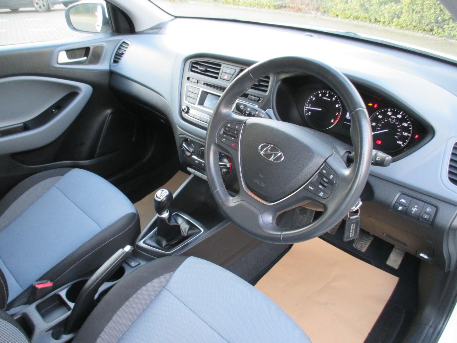 Used Hyundai i20 2017 for sale - 77892144: Photo 16