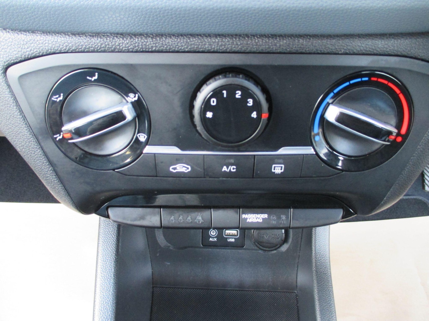 Used Hyundai i20 2017 for sale - 77892144: Photo 20