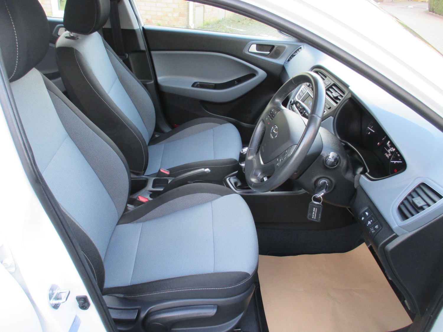 Used Hyundai i20 2017 for sale - 77892144: Photo 22