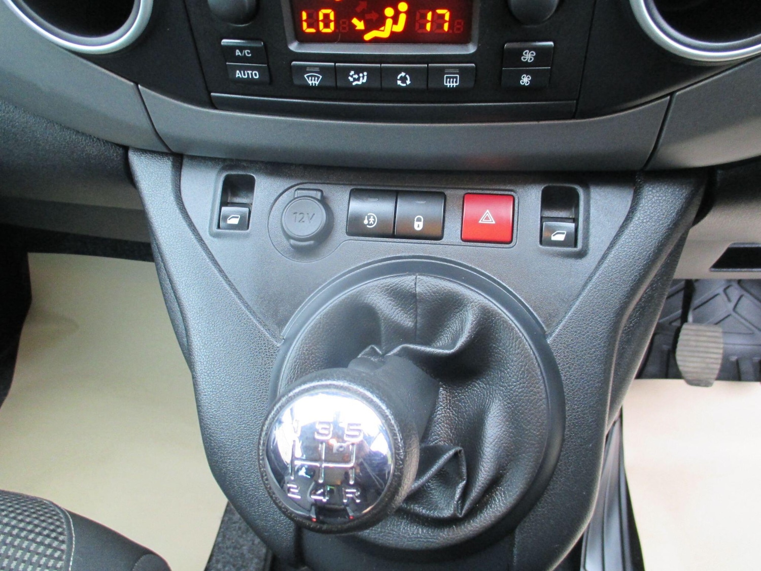 Used Peugeot Partner Tepee 2018 for sale - 76349831: Photo 21