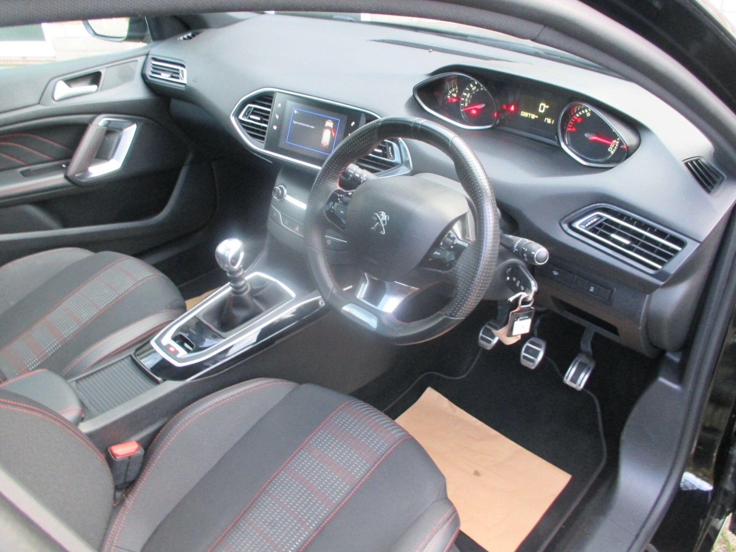 Used Peugeot 308 2018 for sale - 76498815: Photo 16