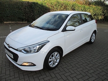 Used Hyundai i20 2017 for sale - 78933838: Photo