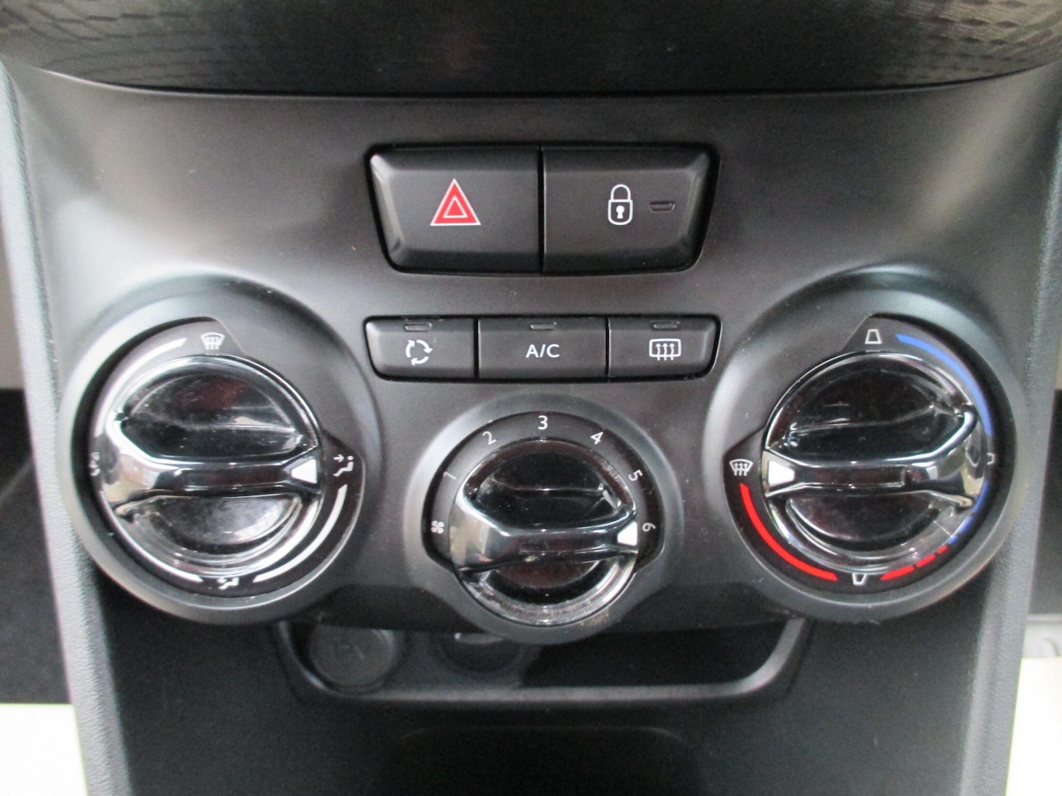 Used Peugeot 208 2019 for sale - 76702042: Photo 21