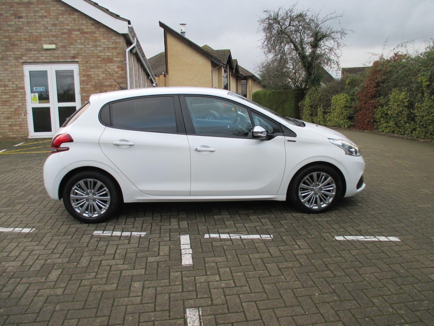 Used Peugeot 208 2019 for sale - 76702042: Photo 6