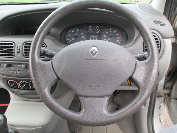 Used Renault Megane 2003 for sale - 76227350: Photo 9