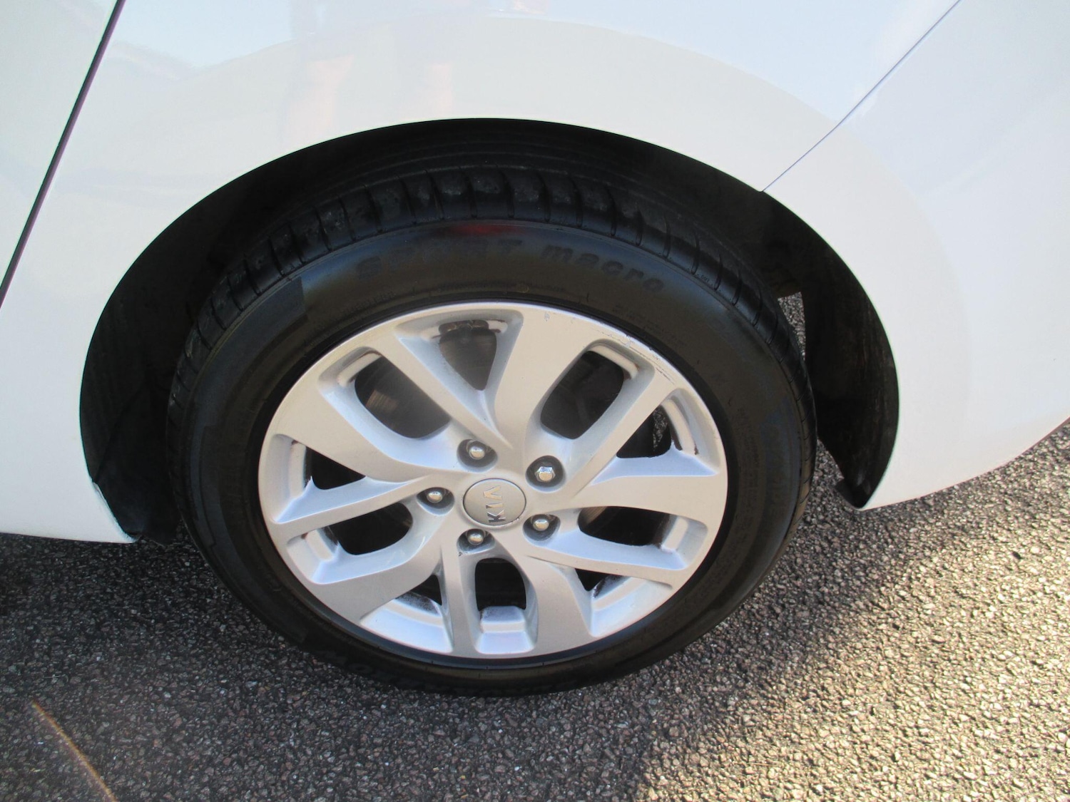 Used Kia Carens 2017 for sale - 75978020: Photo 11