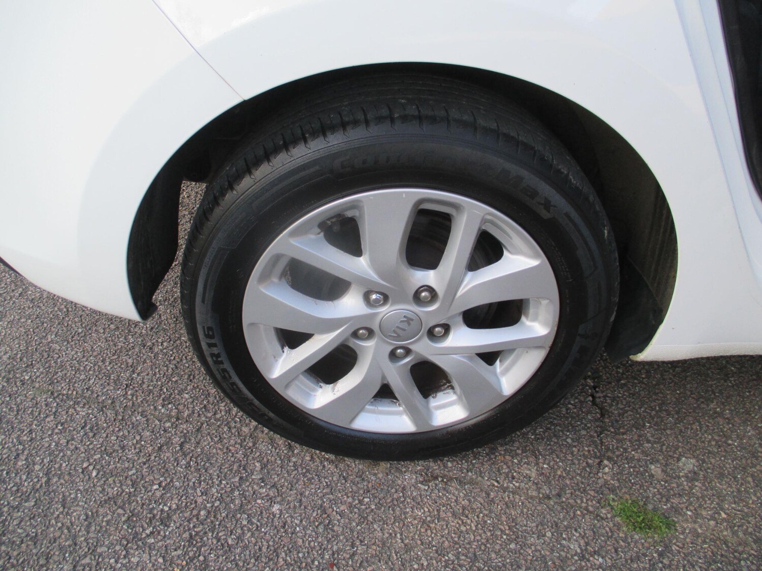 Used Kia Carens 2017 for sale - 75978020: Photo 12