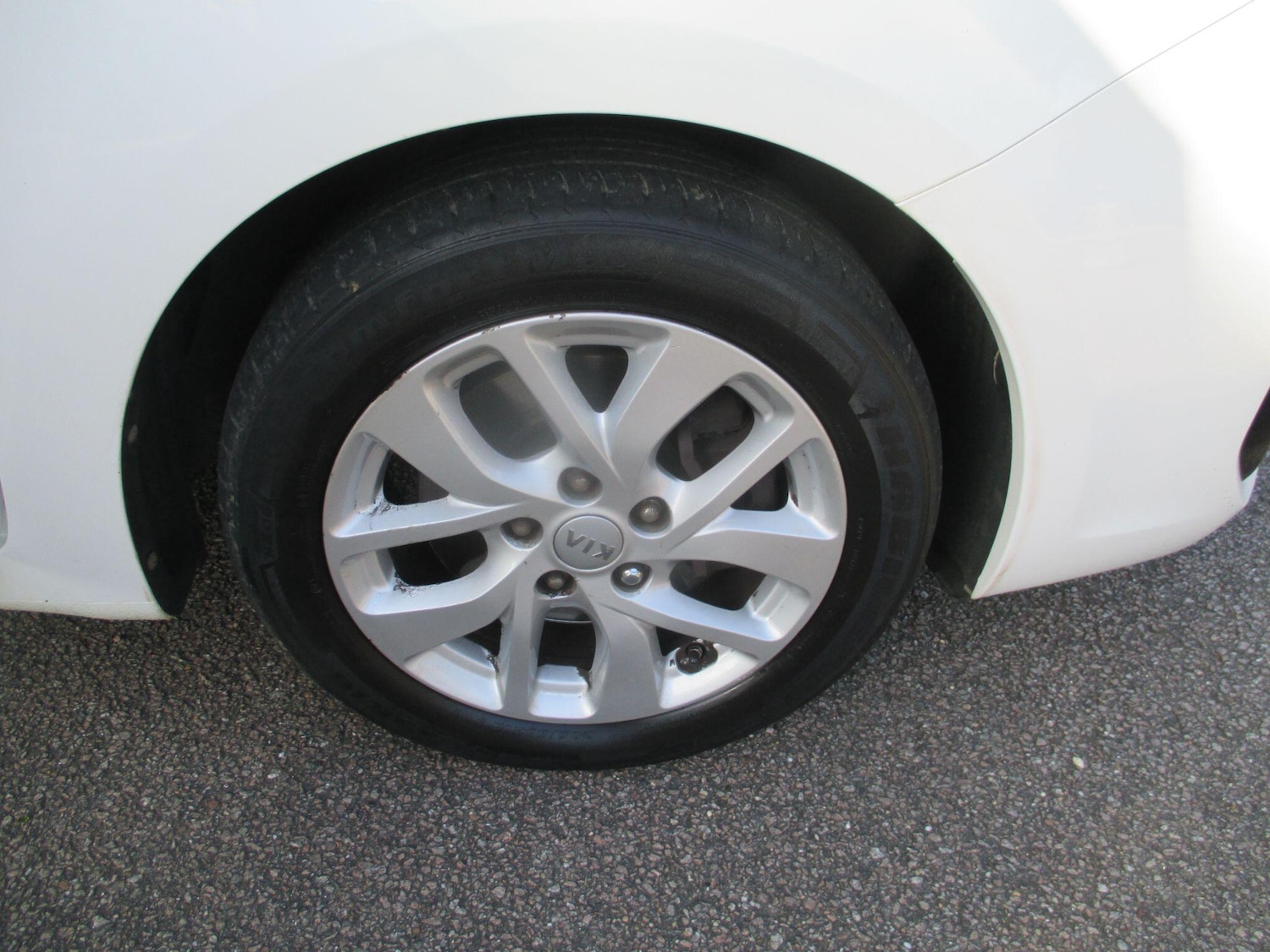 Used Kia Carens 2017 for sale - 75978020: Photo 13
