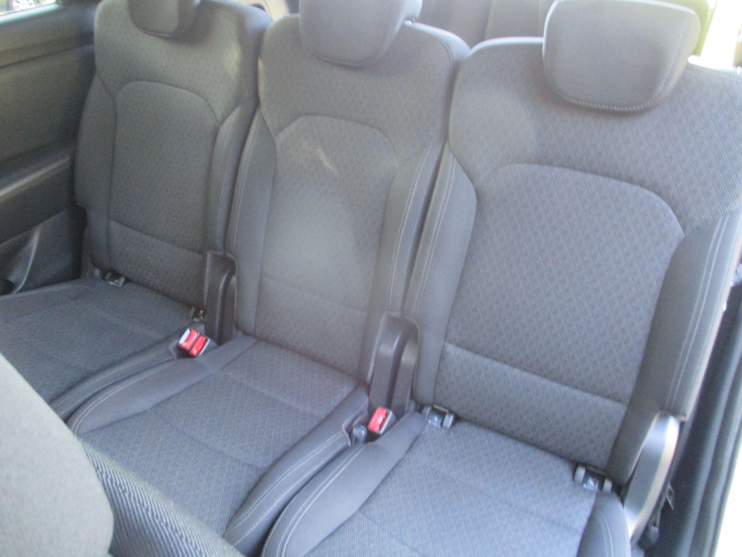 Used Kia Carens 2017 for sale - 75978020: Photo 28
