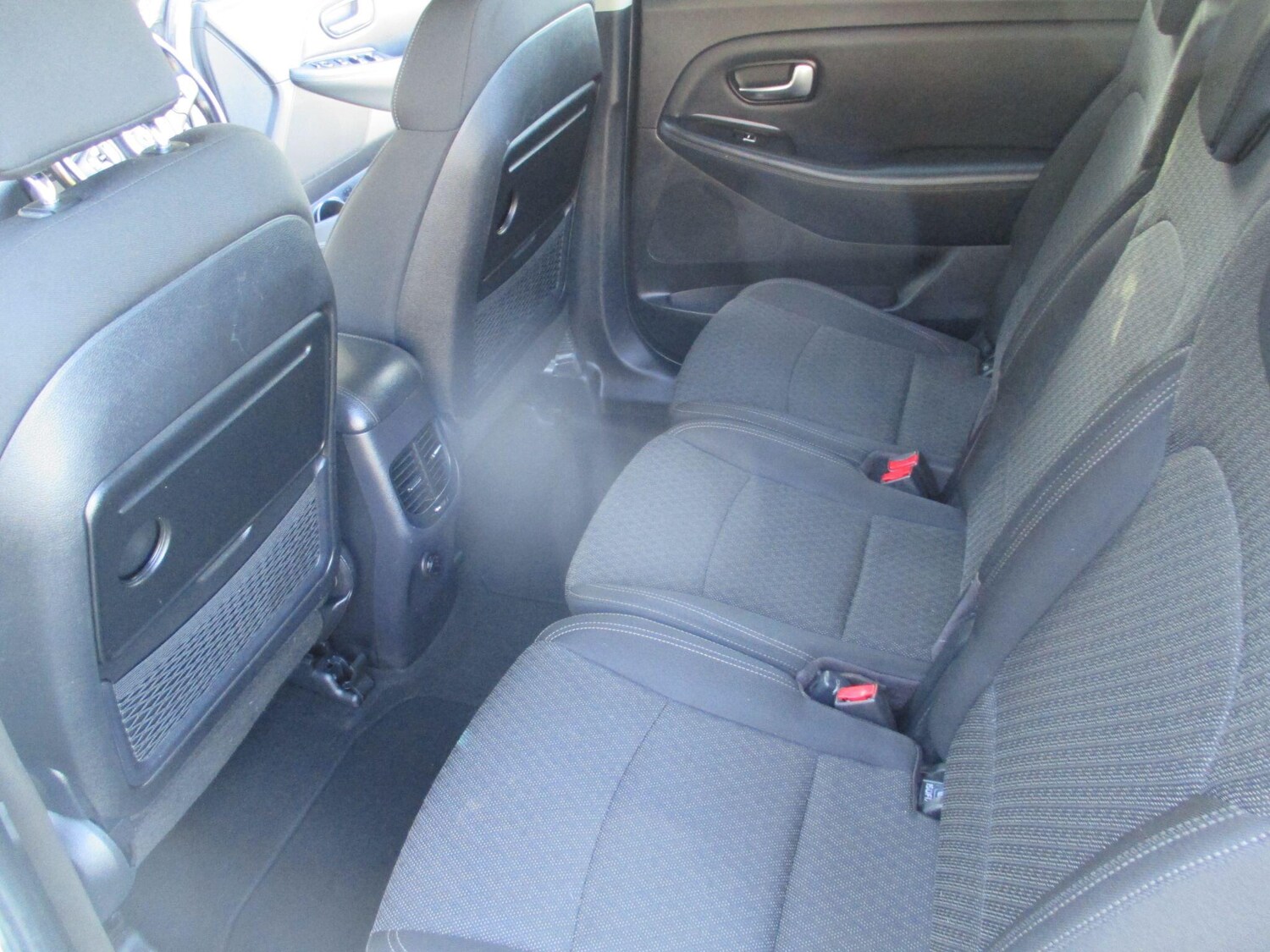 Used Kia Carens 2017 for sale - 75978020: Photo 29