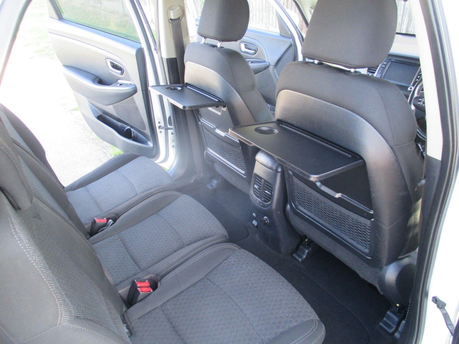 Used Kia Carens 2017 for sale - 75978020: Photo 30