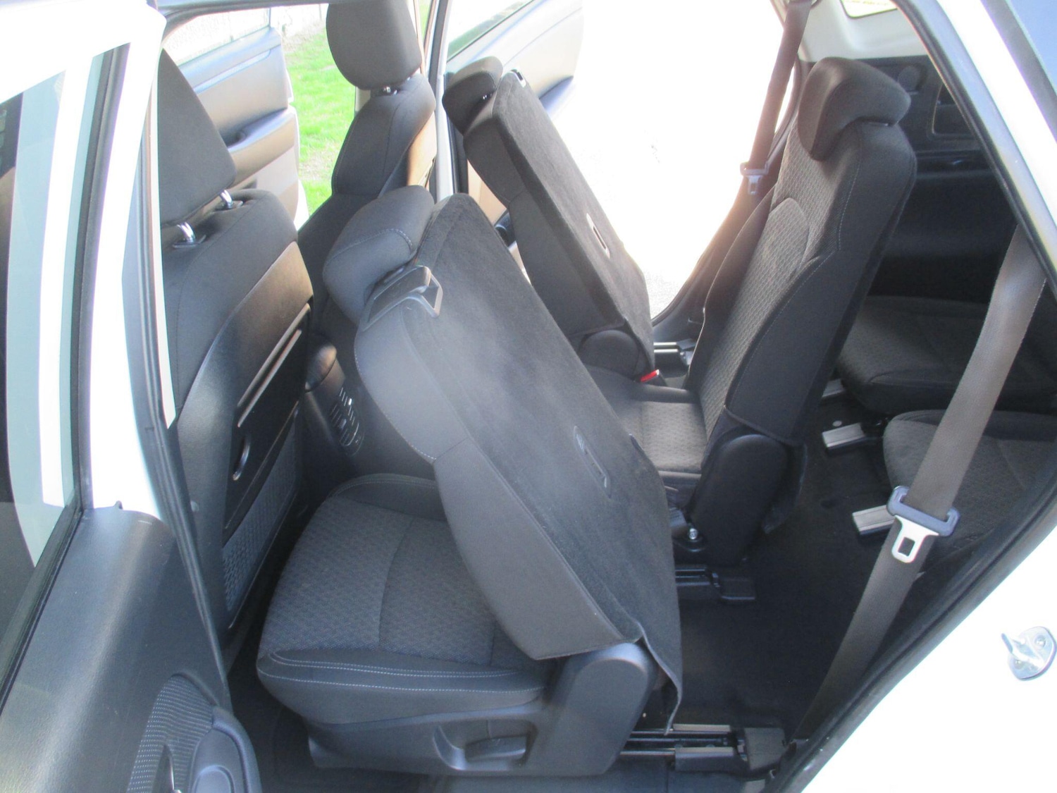 Used Kia Carens 2017 for sale - 75978020: Photo 32