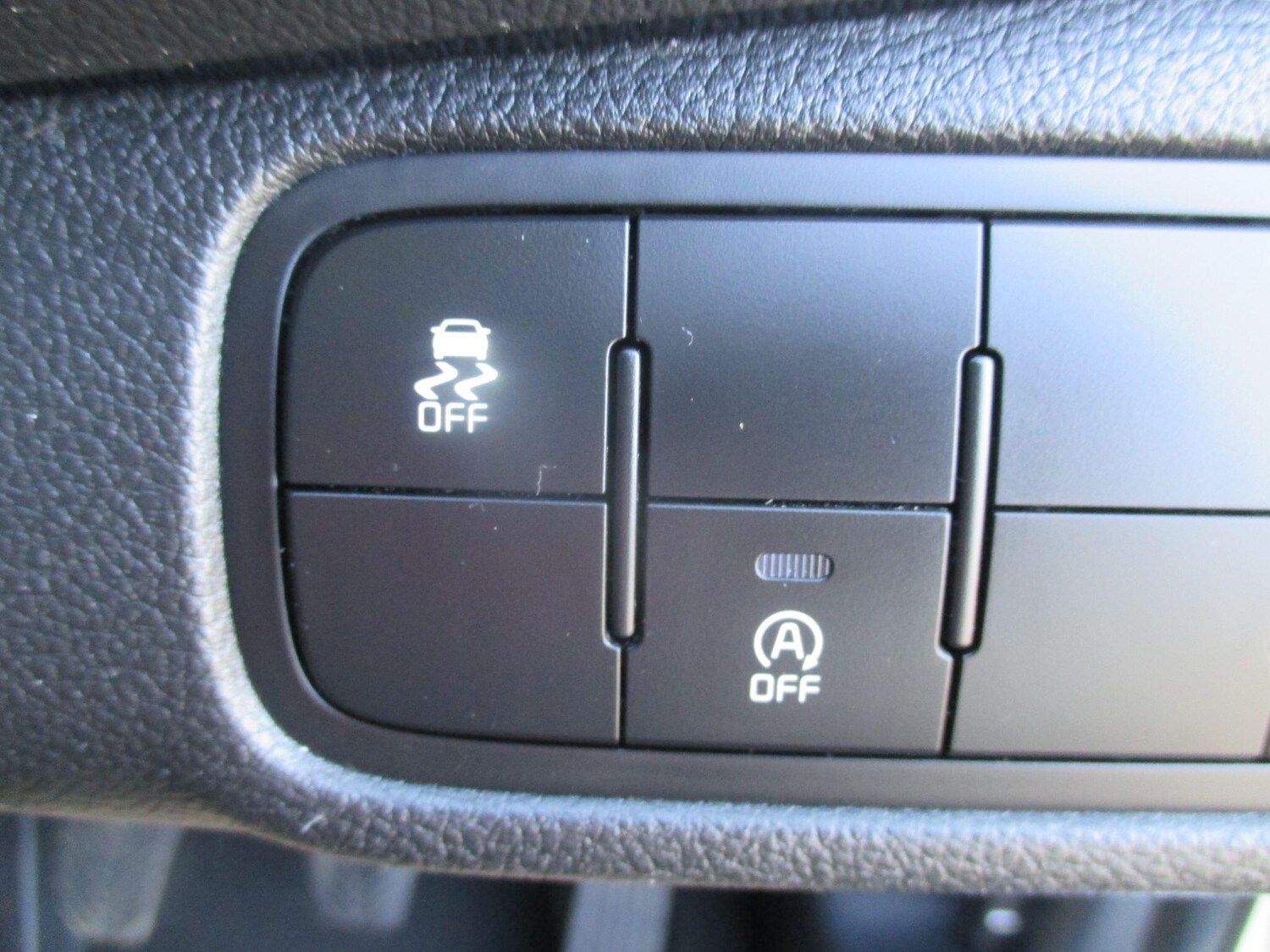 Used Kia Carens 2017 for sale - 75978020: Photo 47