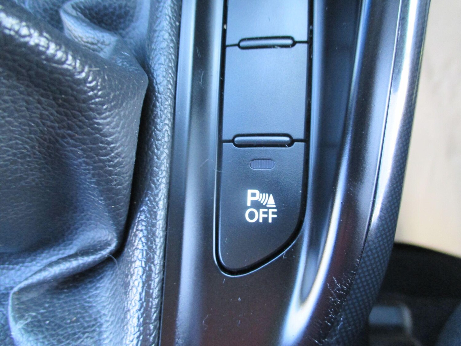 Used Kia Carens 2017 for sale - 75978020: Photo 51