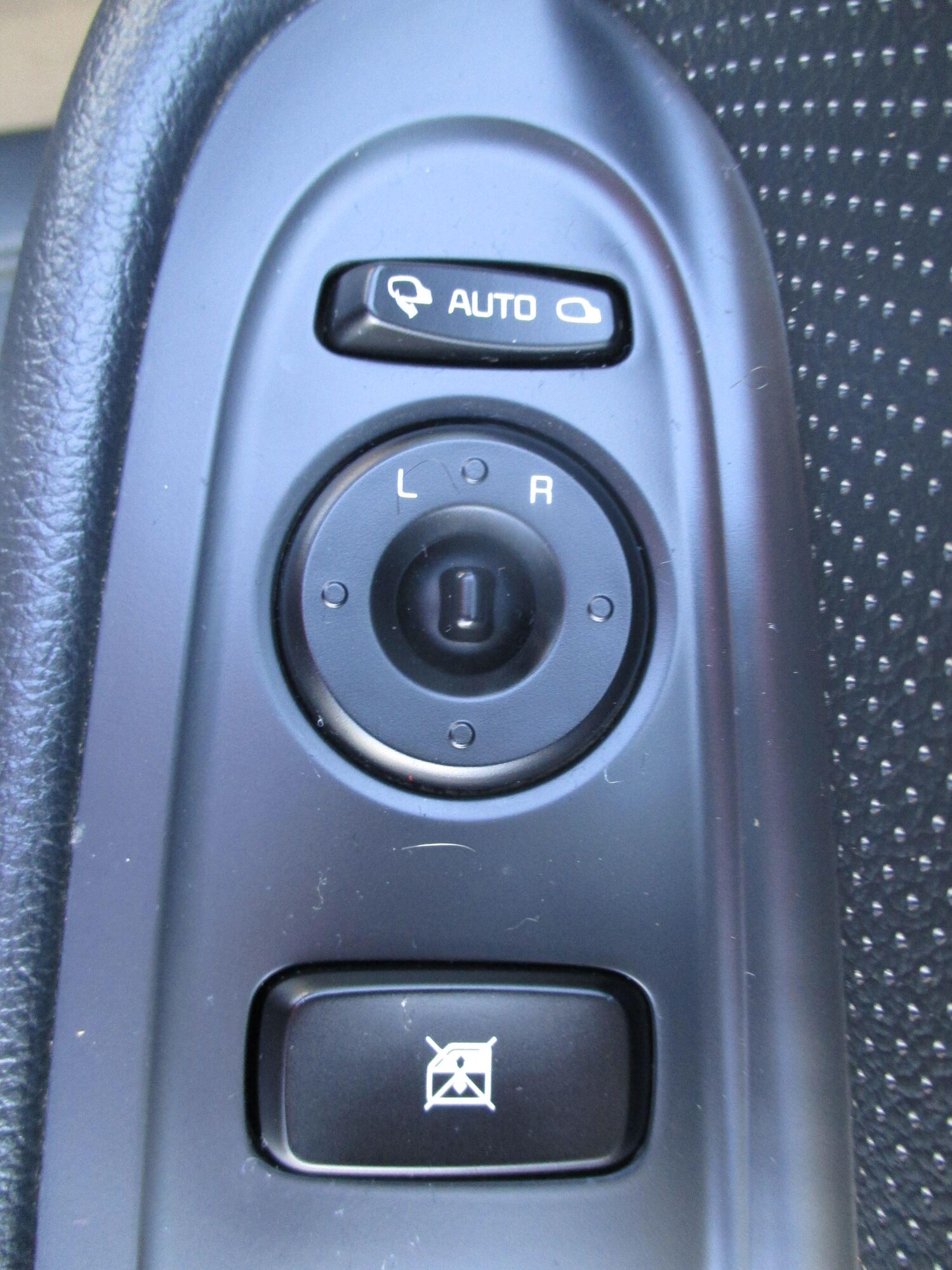 Used Kia Carens 2017 for sale - 75978020: Photo 53