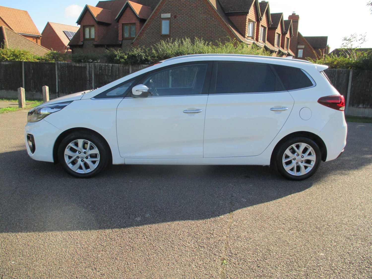 Used Kia Carens 2017 for sale - 75978020: Photo 7