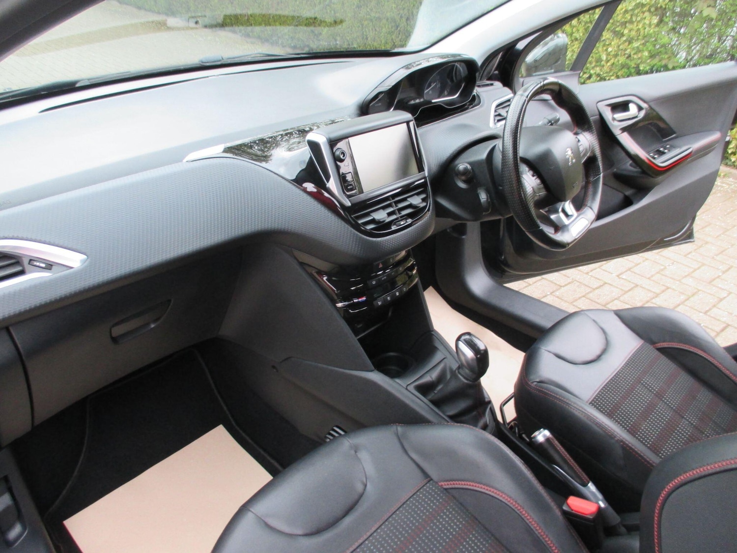 Used Peugeot 208 2016 for sale - 78127482: Photo 15