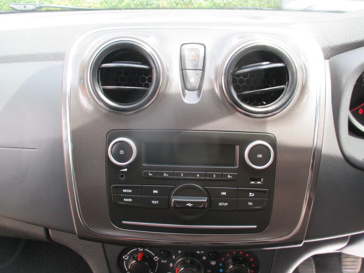 Used Dacia Sandero Stepway 2019 for sale - 77396552: Photo 15