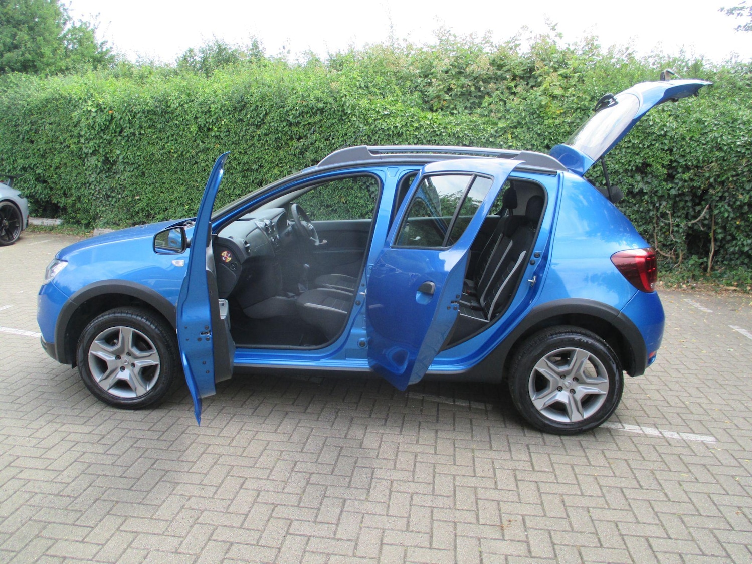 Used Dacia Sandero Stepway 2019 for sale - 77396552: Photo 9