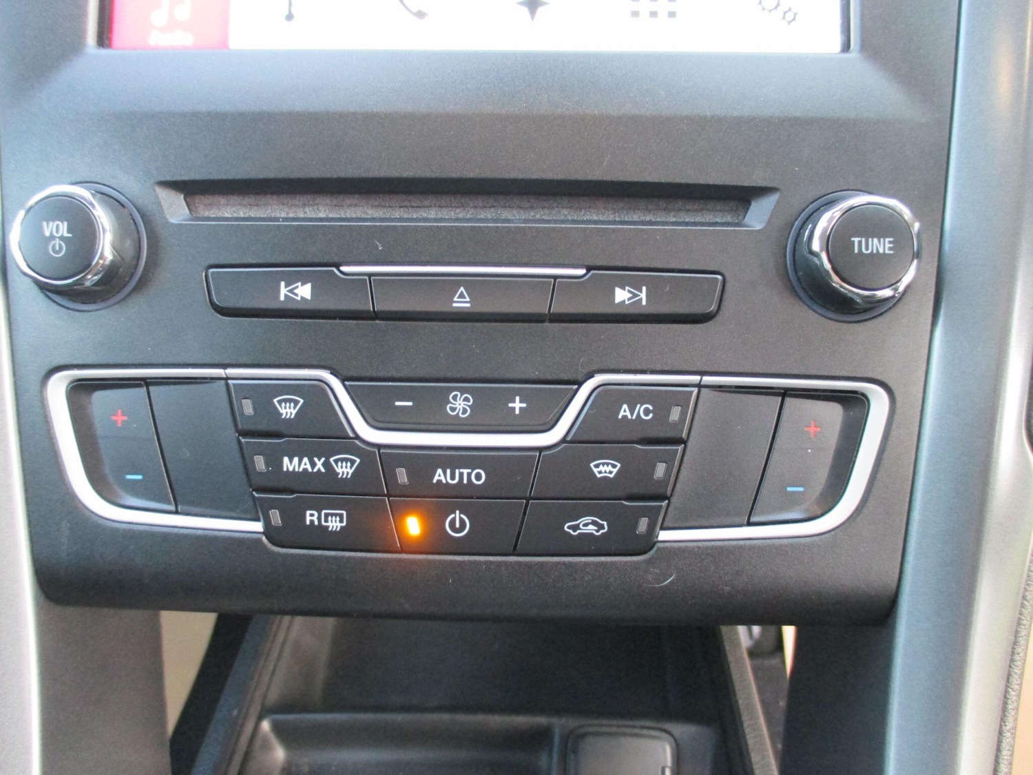 Used Ford Mondeo 2016 for sale - 77376947: Photo 19