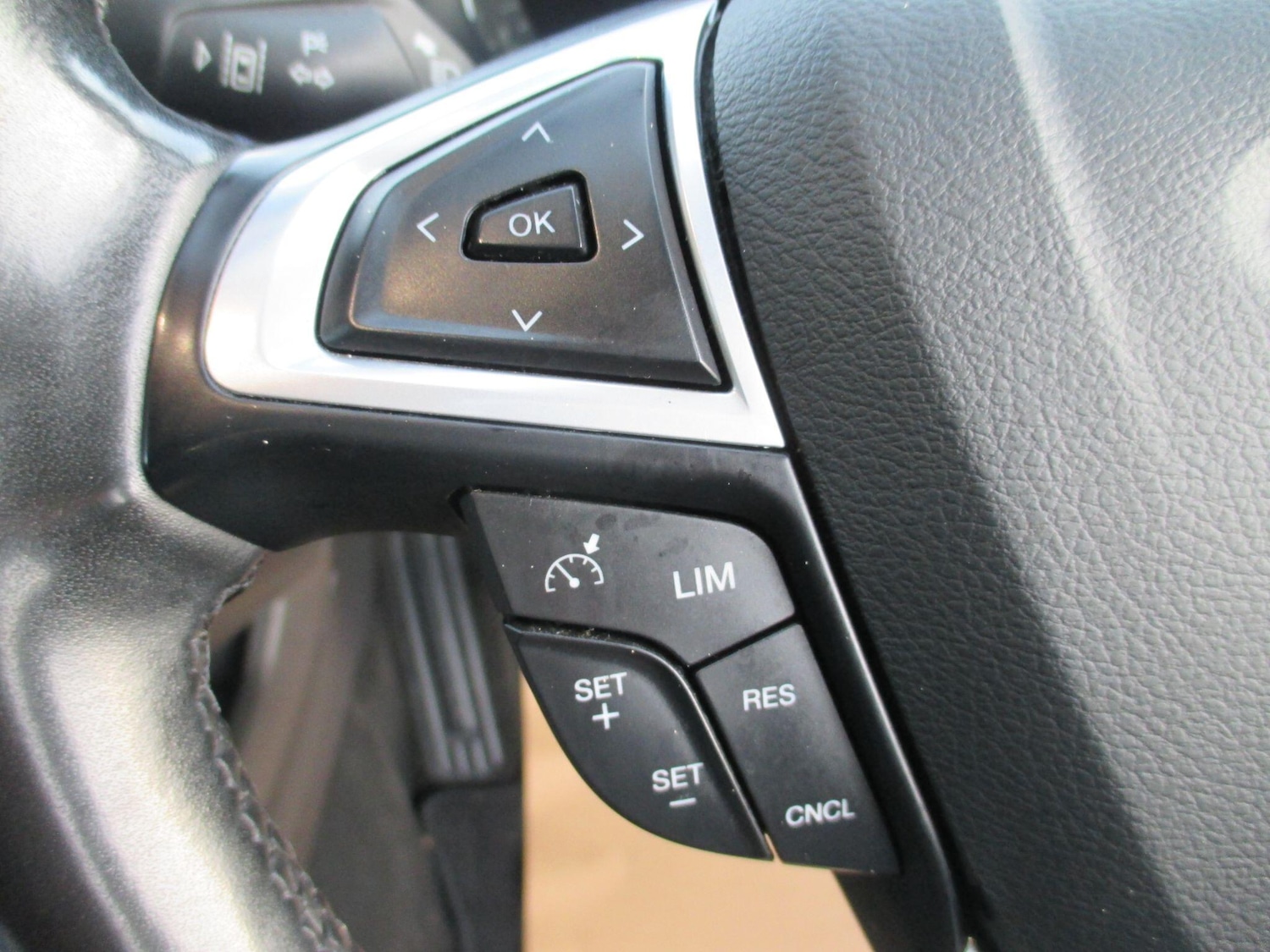 Used Ford Mondeo 2016 for sale - 77376947: Photo 28