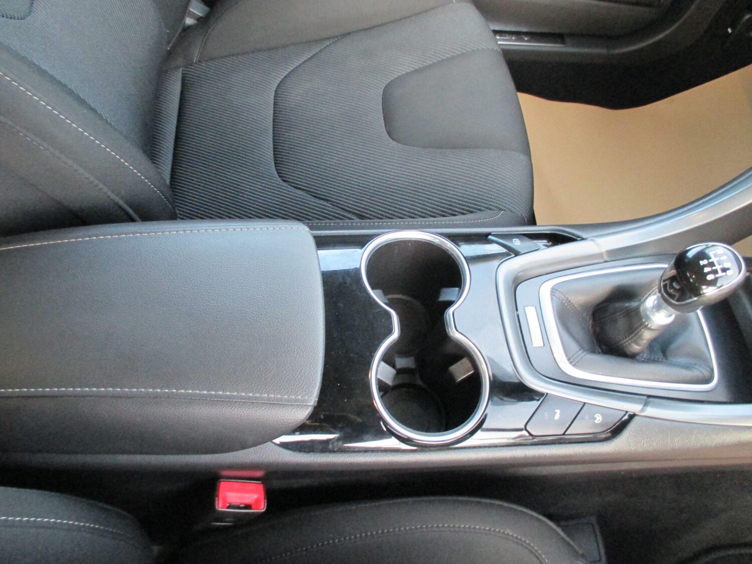 Used Ford Mondeo 2016 for sale - 77376947: Photo 37