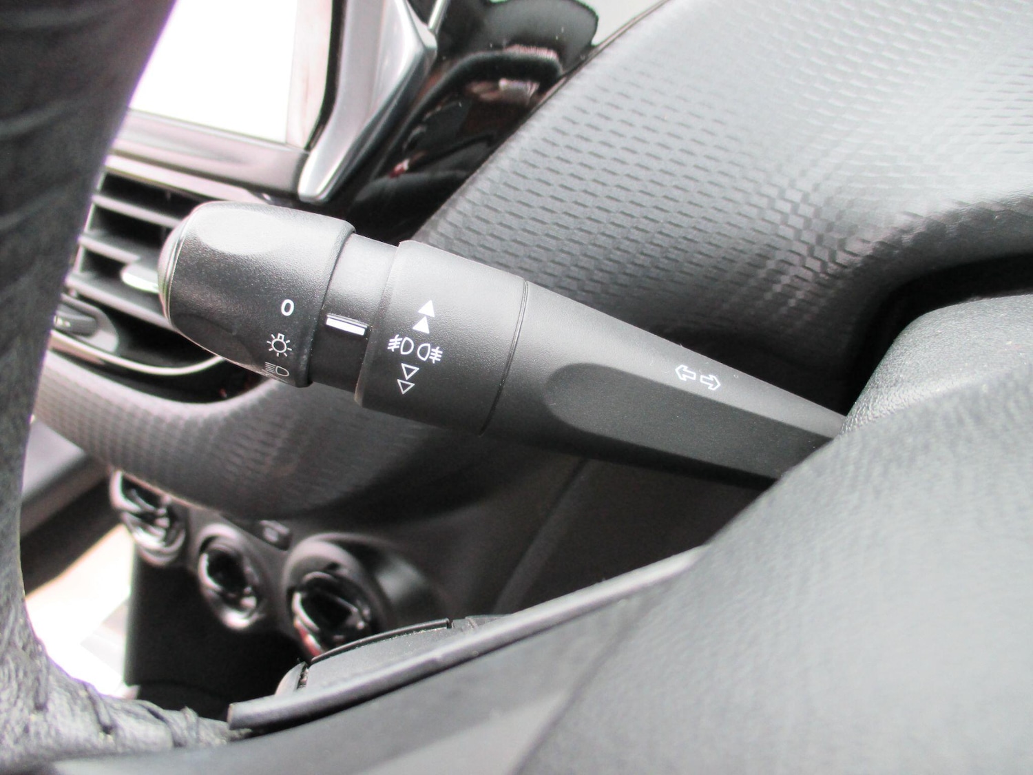 Used Peugeot 2008 2016 for sale - 77143387: Photo 33