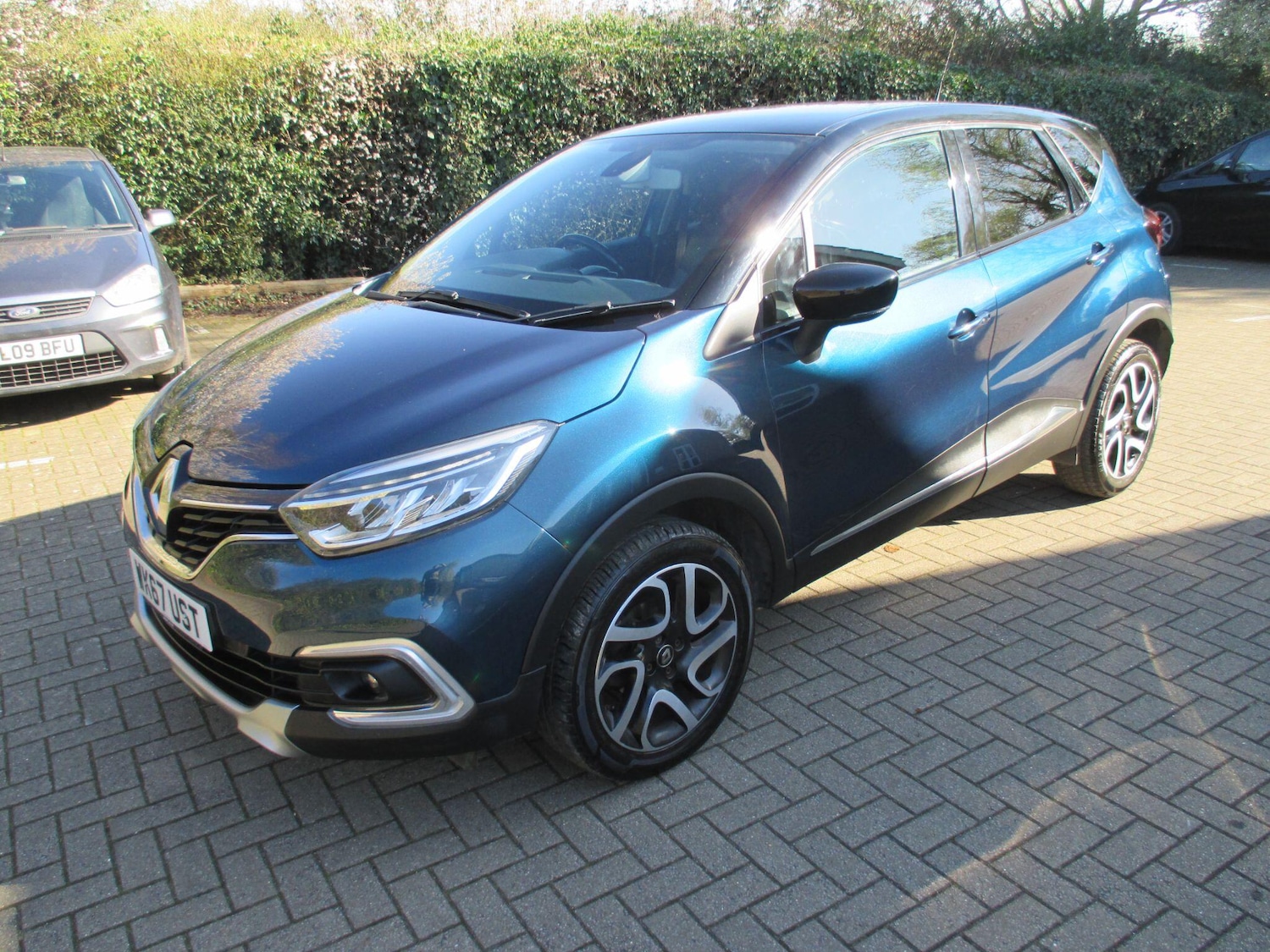 Used Renault Captur 2017 for sale - 77969763: Photo 2