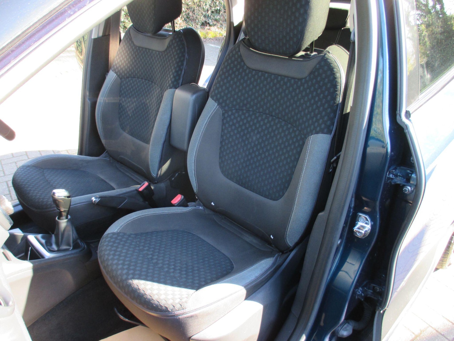 Used Renault Captur 2017 for sale - 77969763: Photo 24