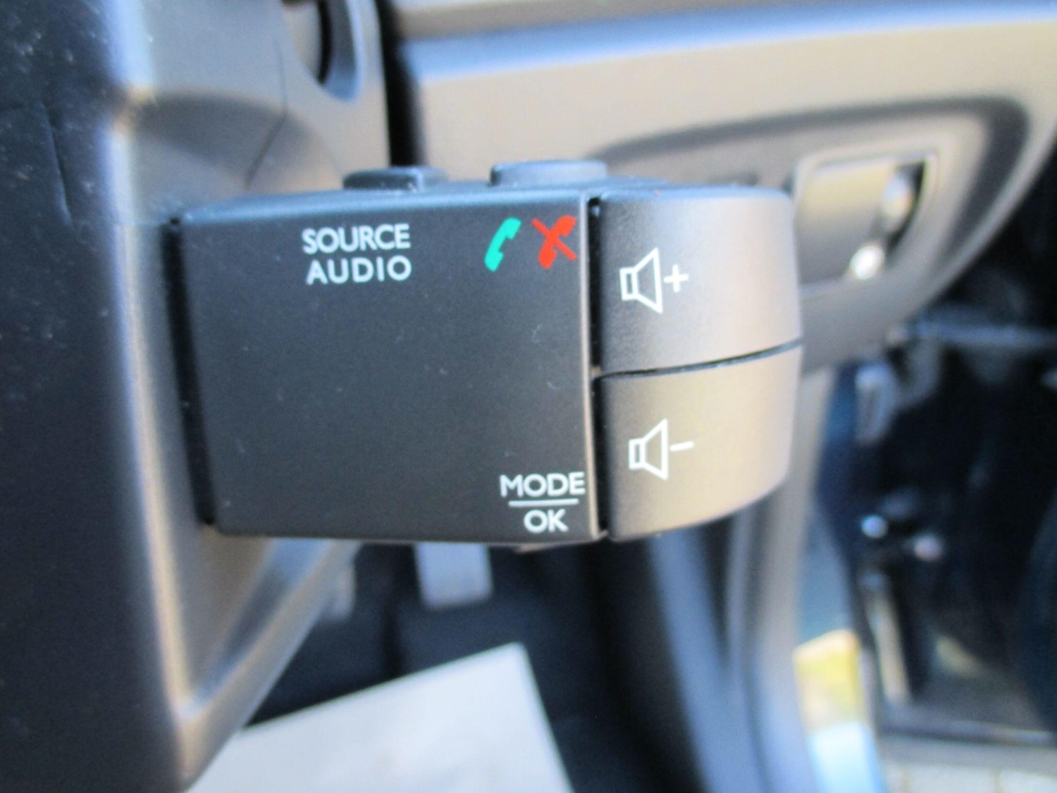 Used Renault Captur 2017 for sale - 77969763: Photo 35