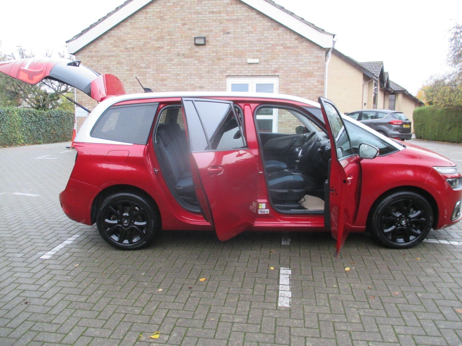 Used Citroen C4 Grand Picasso 2019 for sale - 76422960: Photo 9