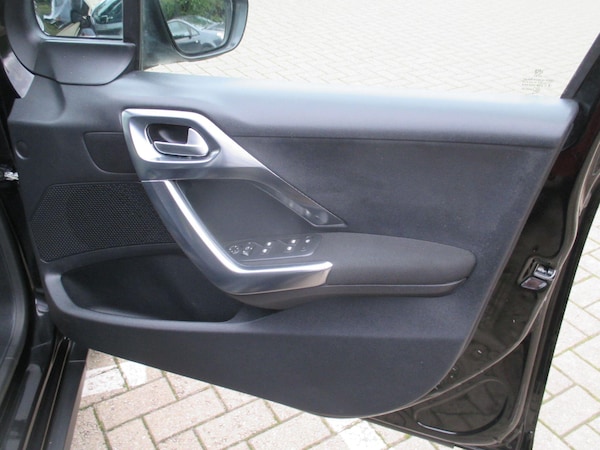 Used Peugeot 2008 2016 for sale - 76226488: Photo 41