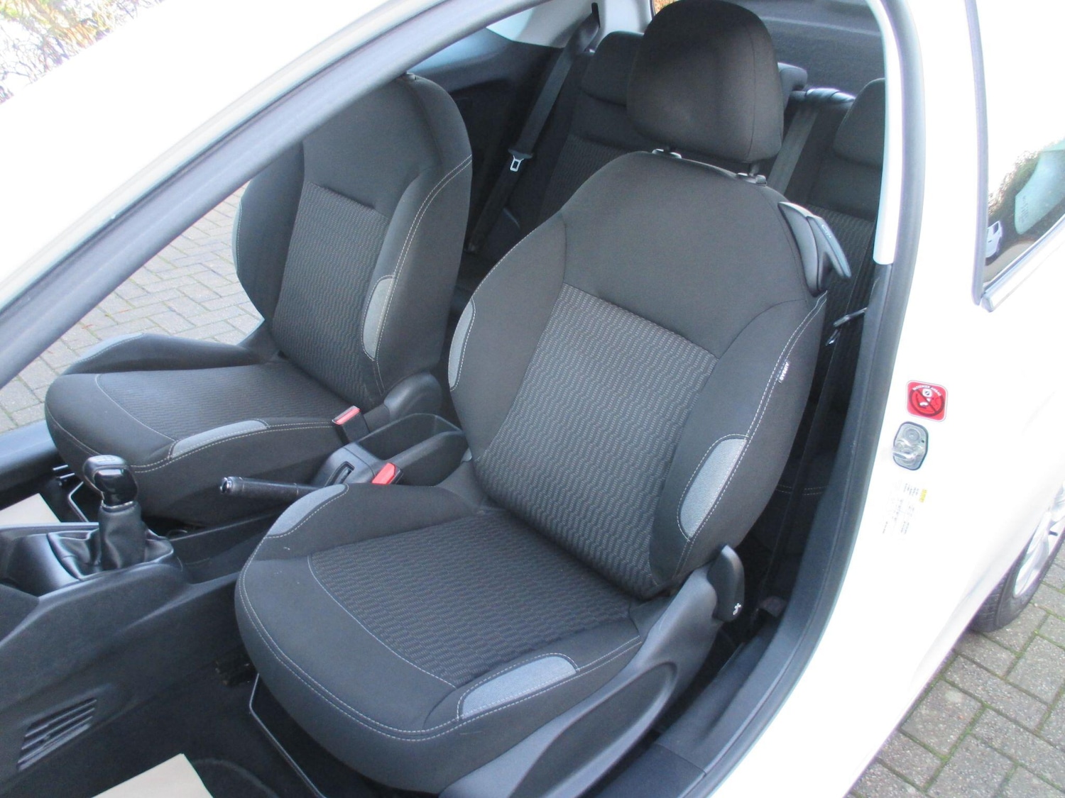 Used Peugeot 208 2015 for sale - 77882881: Photo 22