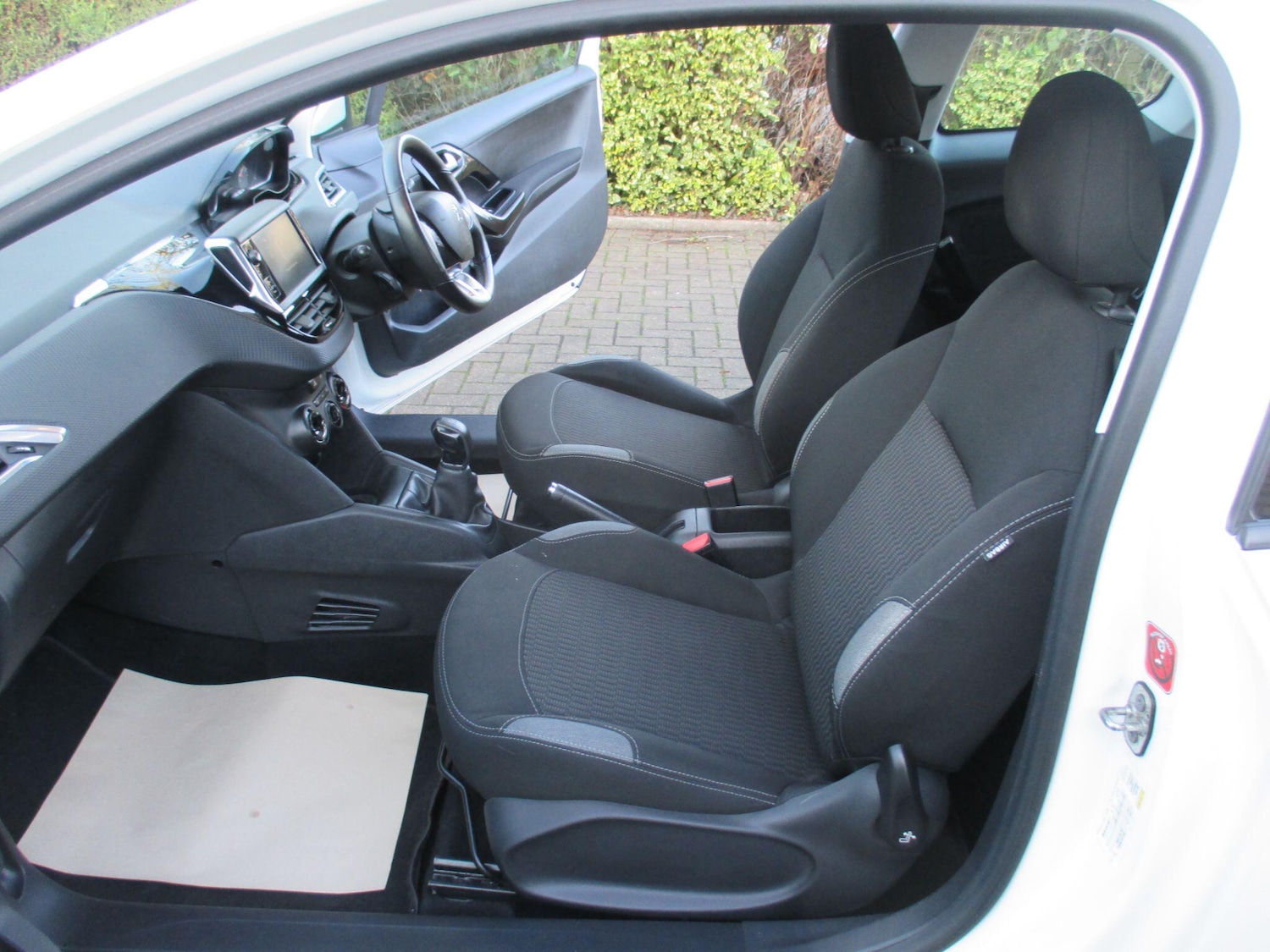 Used Peugeot 208 2015 for sale - 77882881: Photo 23