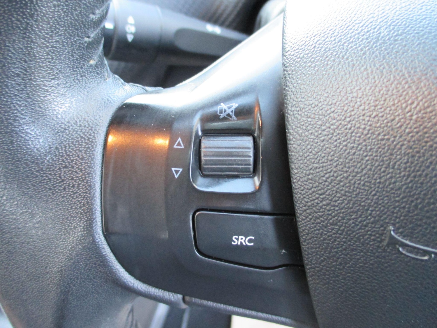 Used Peugeot 208 2015 for sale - 77882881: Photo 27