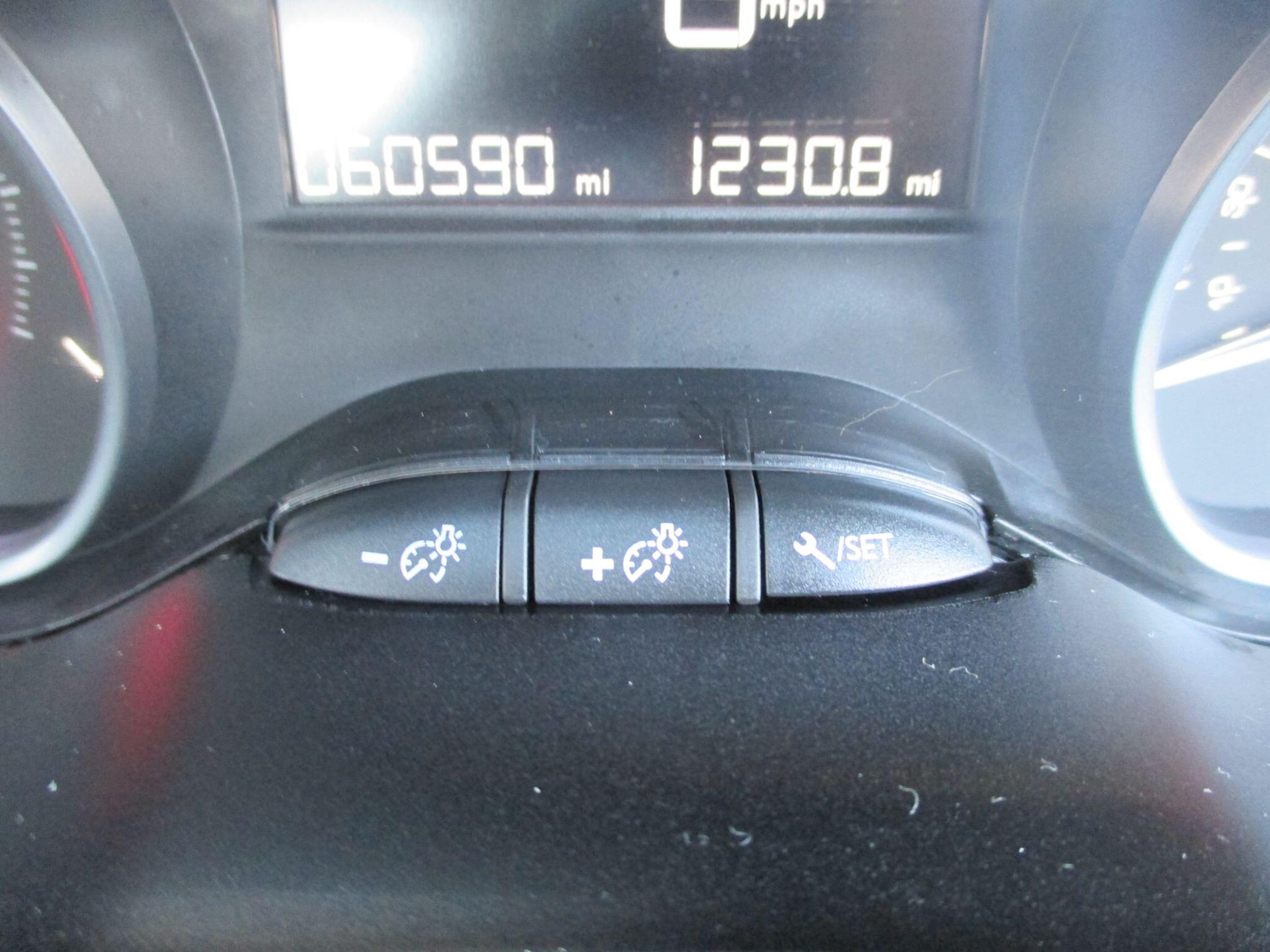 Used Peugeot 208 2015 for sale - 77882881: Photo 32