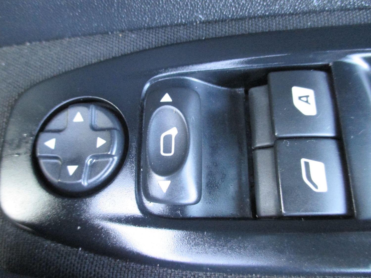 Used Peugeot 208 2015 for sale - 77882881: Photo 36