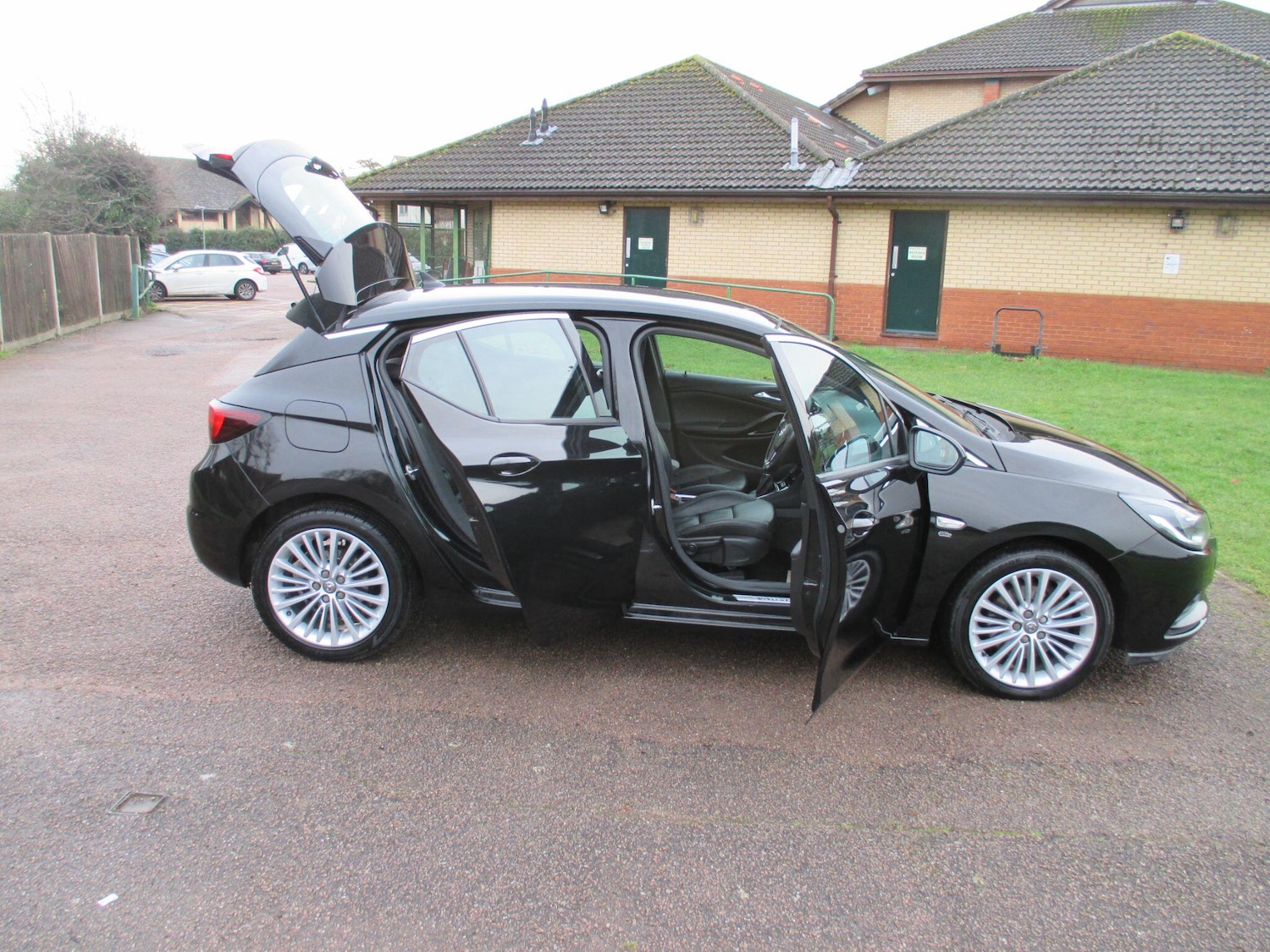 Used Vauxhall Astra 2018 for sale - 77191678: Photo 9