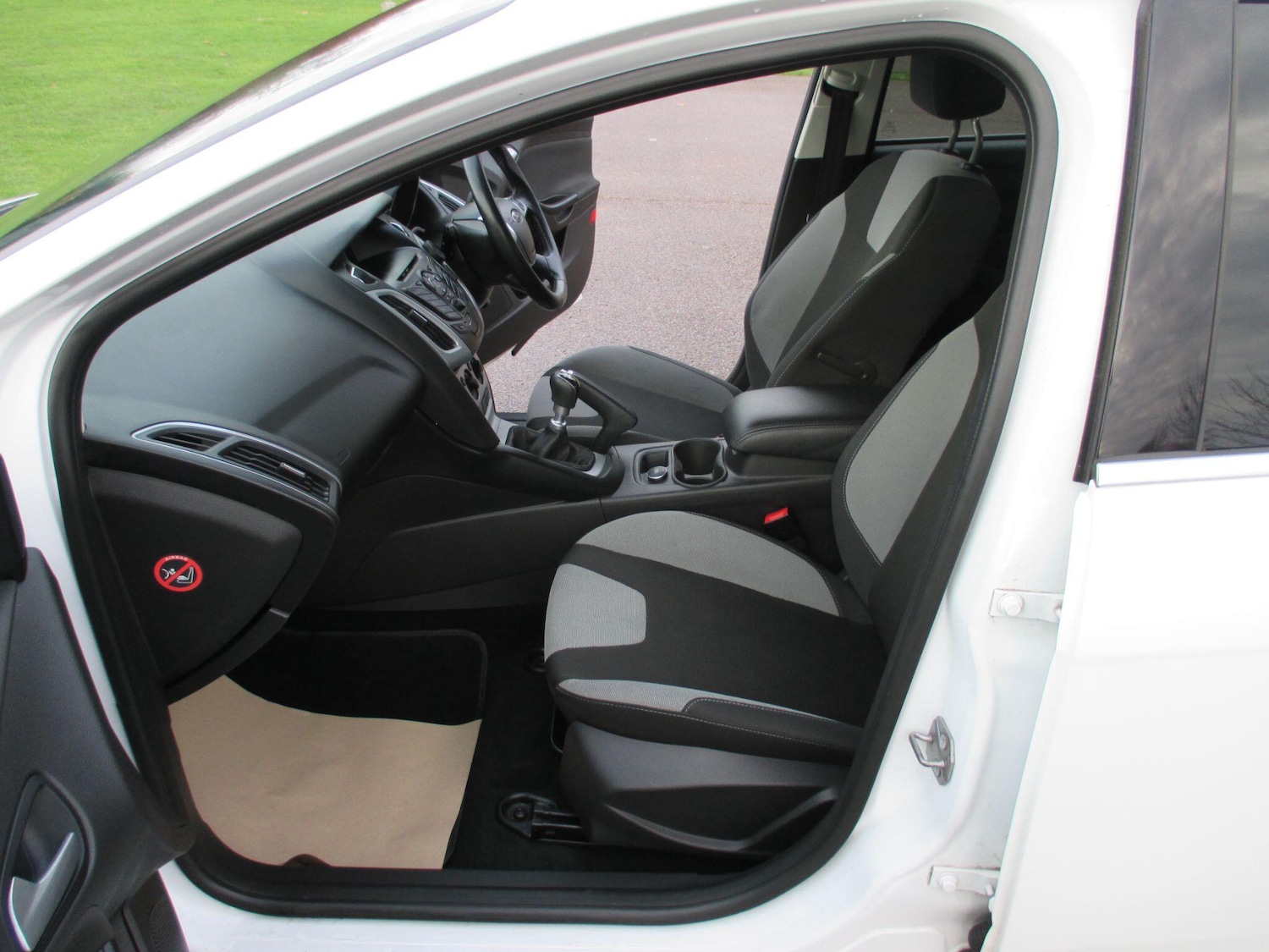 Used Ford Focus 2014 for sale - 76898665: Photo 26